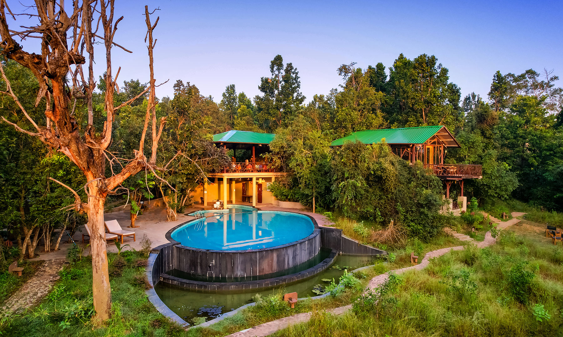 hotels in Kanha